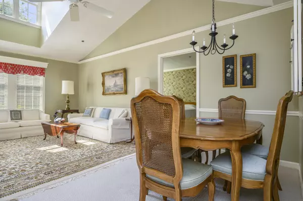 Yarmouth Port, MA 02675,5204 Heatherwood