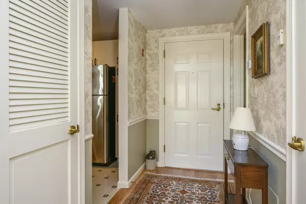 Yarmouth Port, MA 02675,5204 Heatherwood