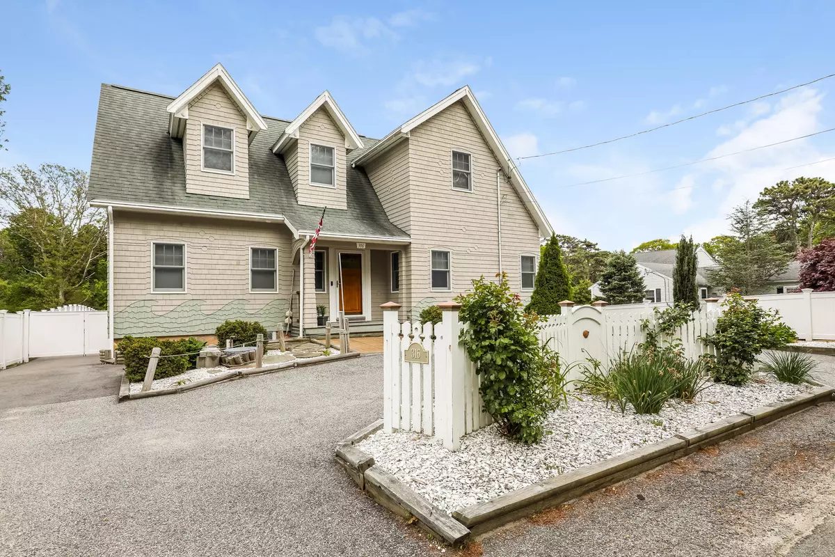 Sagamore Beach, MA 02562,316 Williston Road