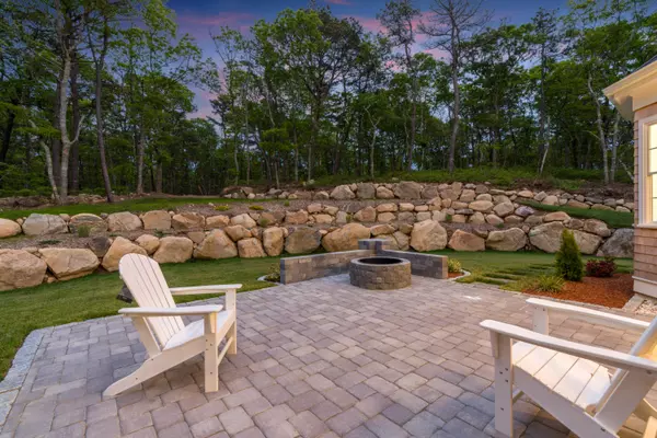 Yarmouth Port, MA 02675,70 Old Hyannis Road