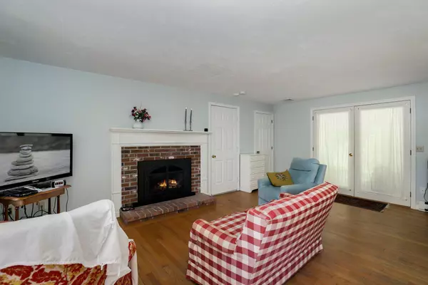 Yarmouth Port, MA 02675,11 Bayridge Drive