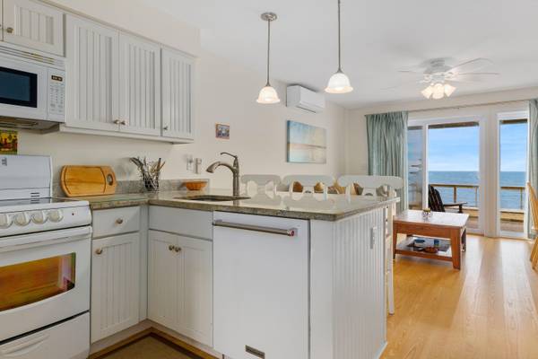 North Truro, MA 02652,482 Shore Road #12