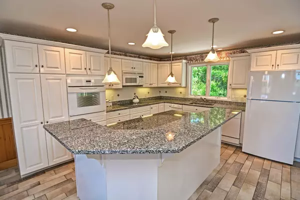 Eastham, MA 02642,16 Nycoma Way