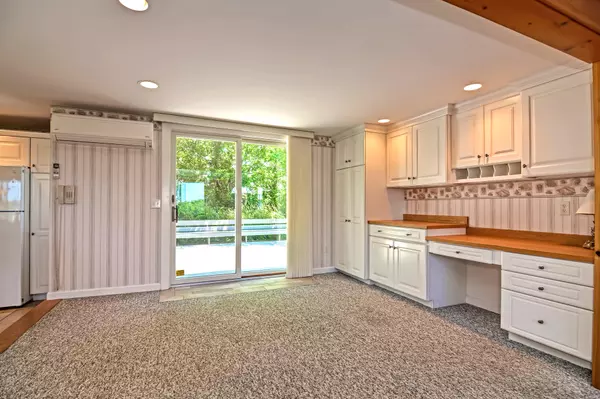 Eastham, MA 02642,16 Nycoma Way