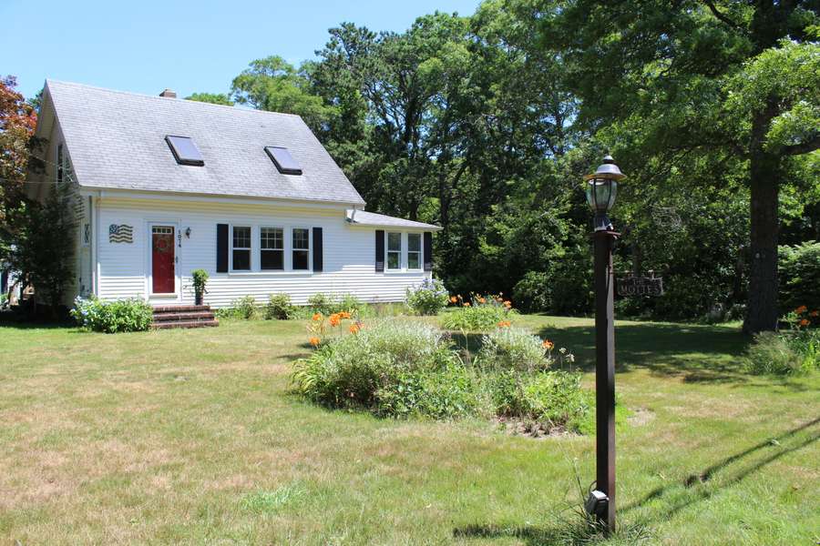 1074 Old Stage Road, Centerville, MA 02632