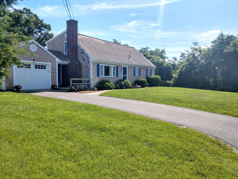 13 Seascape Lane, West Dennis, MA 02670