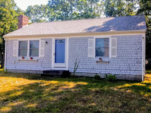 1 Spinning Brook Road, South Yarmouth, MA 02664