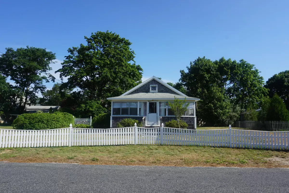 West Dennis, MA 02670,152 Pond Street