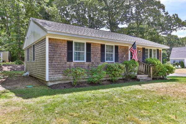 Centerville, MA 02632,127 Clifton Lane