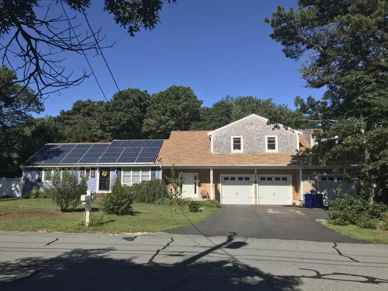 21 Spinnaker Lane, Pocasset, MA 02559