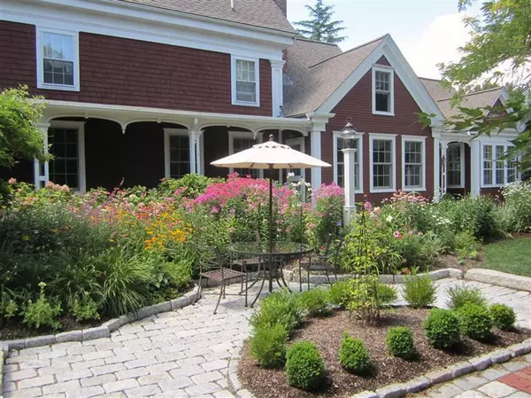 Yarmouth Port, MA 02675,364 Route 6A (Main St.)