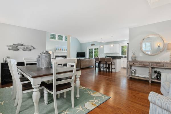 Cotuit, MA 02635,20 Eagle Lane