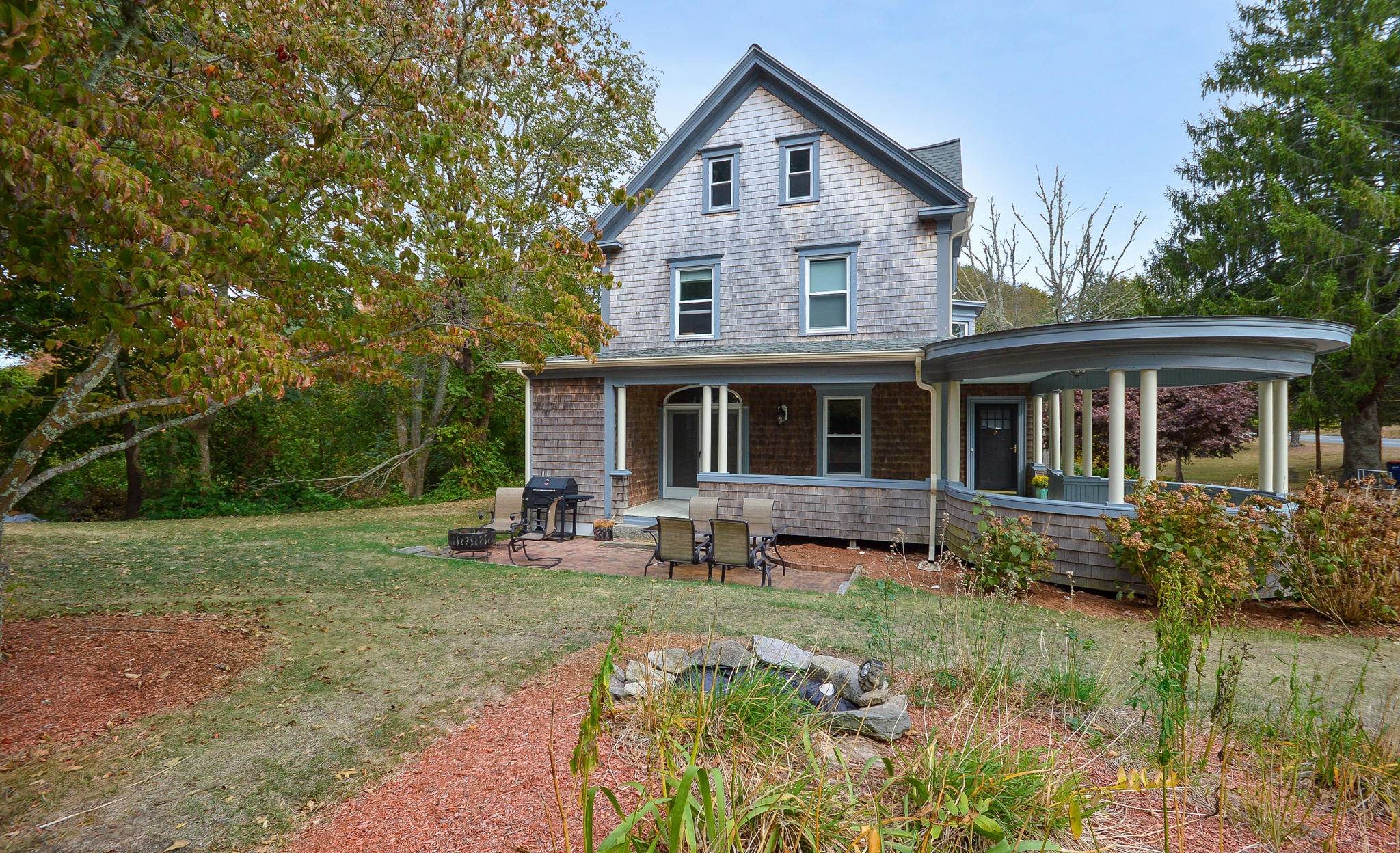 Westport, MA 02790,576 Old County Road
