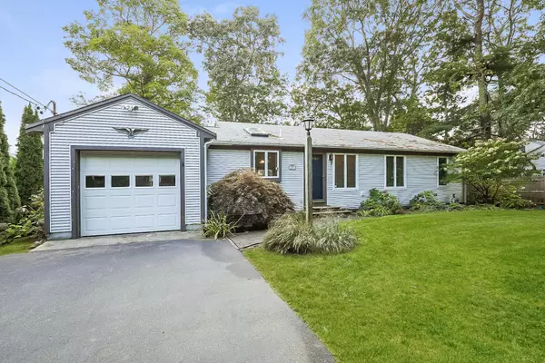 Centerville, MA 02632,122 Juniper Road