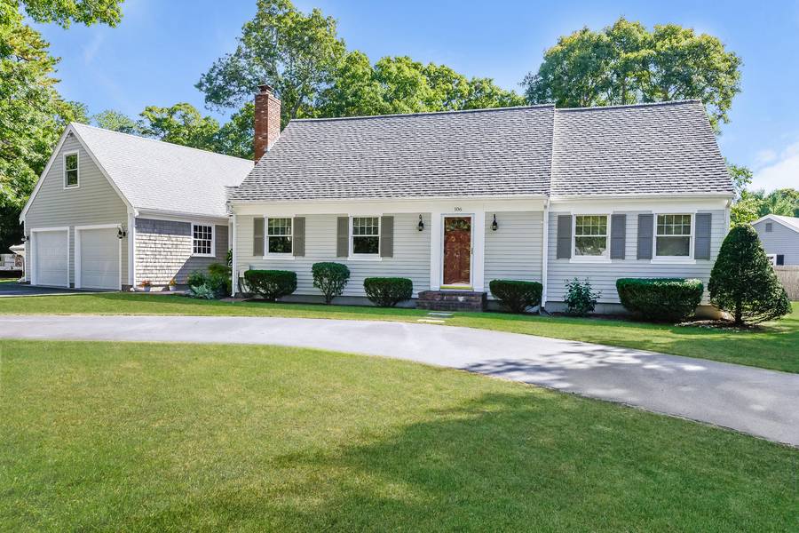 106 Knotty Pine Lane, Centerville, MA 02632