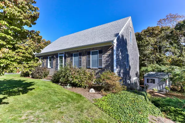 South Chatham, MA 02659,32 East Road
