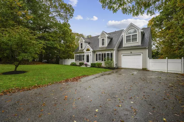 Centerville, MA 02632,11 Longboat Drive