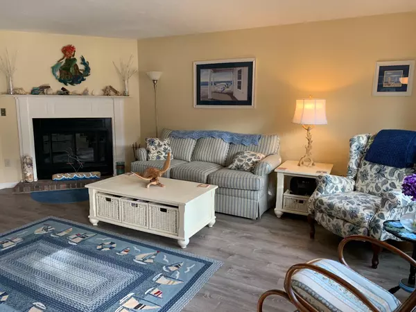 Brewster, MA 02631,37 Woodview Drive