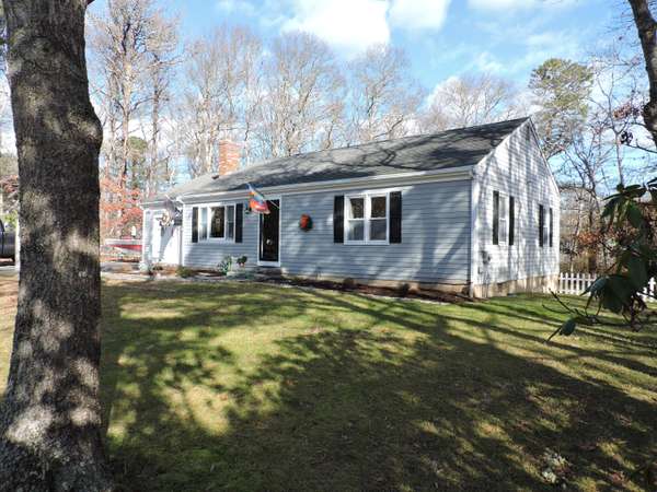 Cotuit, MA 02635,76 Hopewell Lane