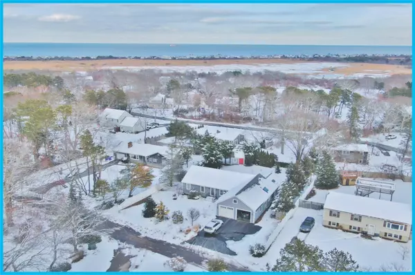 4 Naushon Road, Sagamore Beach, MA 02562