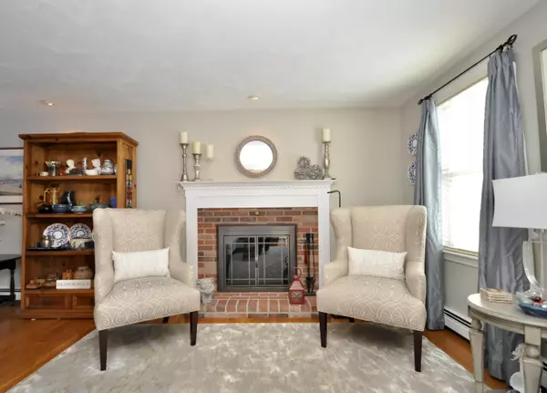 Sagamore Beach, MA 02562,6 Cunningham Road