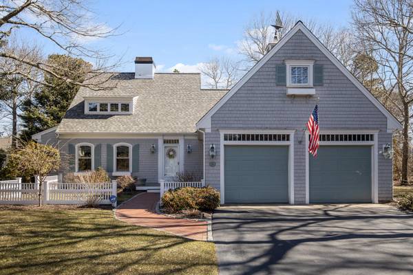 6 Sunbeam Lane, Hyannis, MA 02601