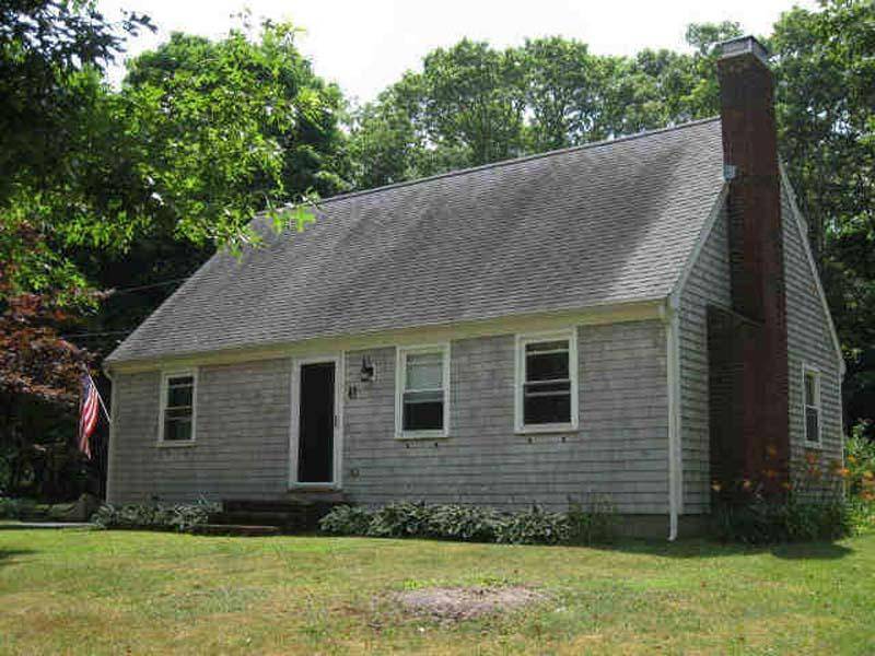 41 Lake Street, Cotuit, MA 02635