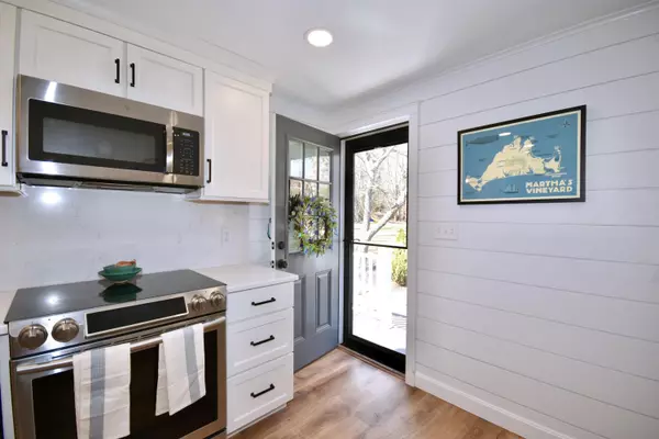 Sagamore Beach, MA 02562,14 Hunters Ridge Road