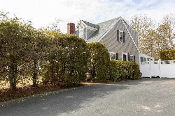 Cotuit, MA 02635,56 Nickerson Road