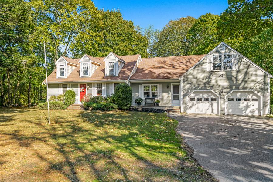 72 Main Street, Cotuit, MA 02635