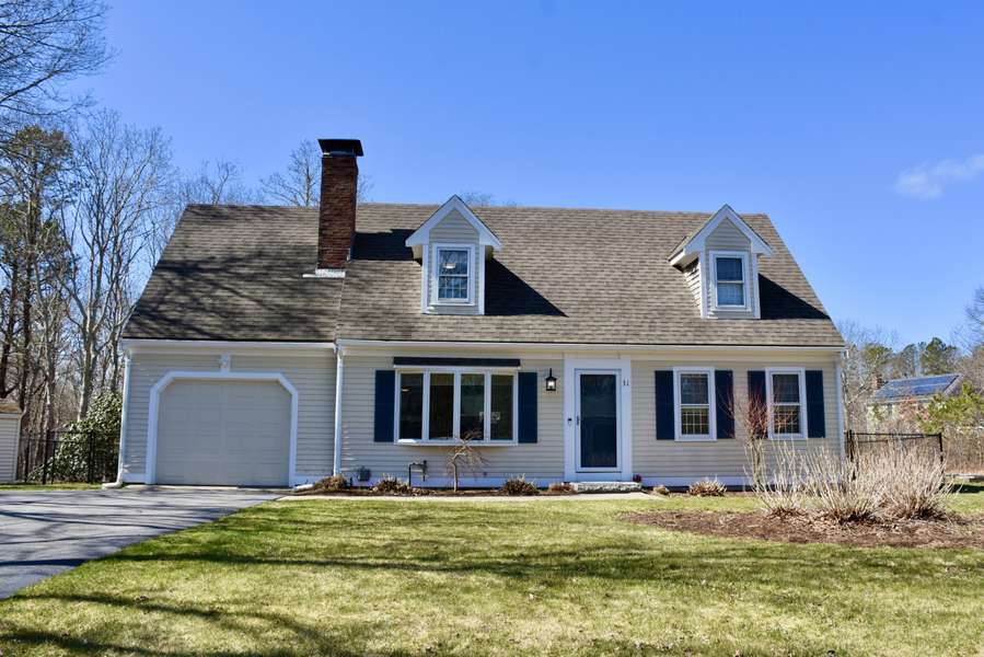 31 Grand Oak Road, Forestdale, MA 02644