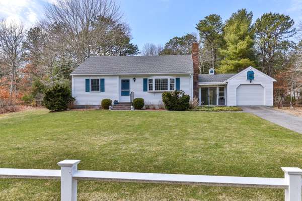 Cotuit, MA 02635,832 Putnam Avenue