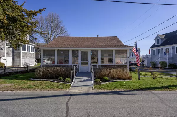 Pocasset, MA 02559,316 Circuit Avenue