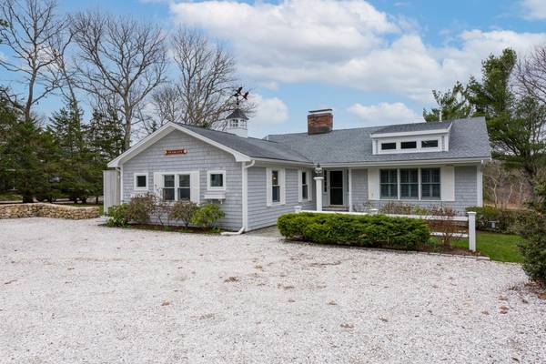 Cotuit, MA 02635,162 Clamshell Cove Road