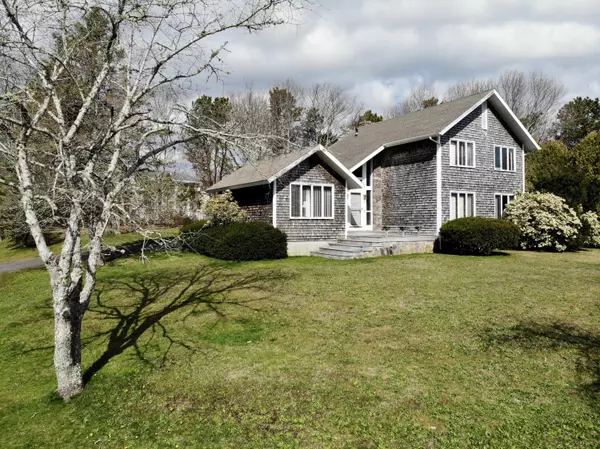 1 Naushon Road, Sagamore Beach, MA 02562