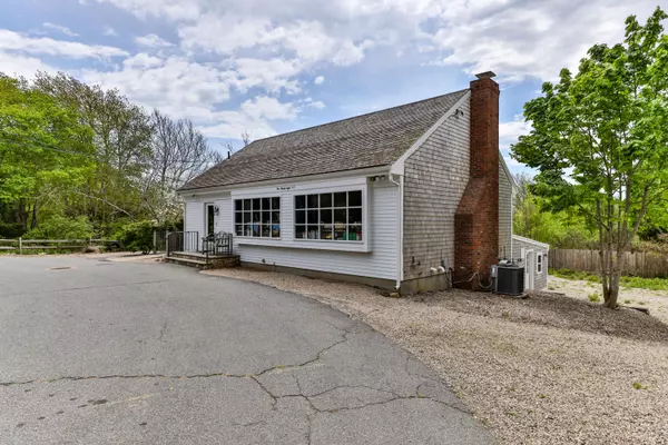 East Sandwich, MA 02537,598 Route 6A