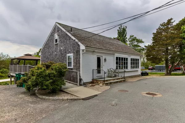 East Sandwich, MA 02537,598 Route 6A