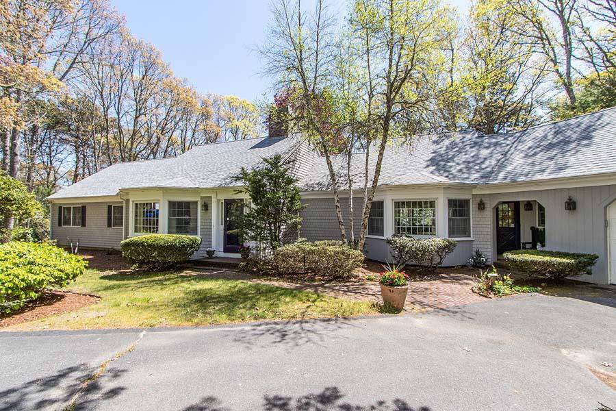 31 Dana Court, Cotuit, MA 02635