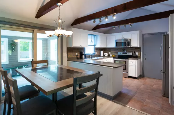 Centerville, MA 02632,321 White Oak Trail