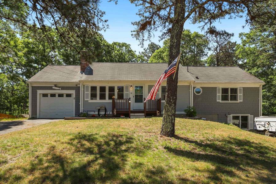 70 Stub Toe Road, Cotuit, MA 02635