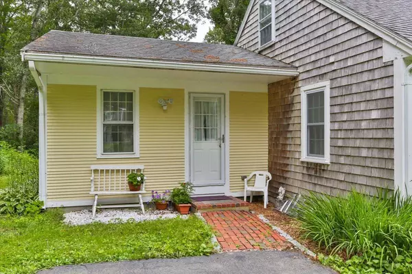 East Sandwich, MA 02537,48 Gully Lane