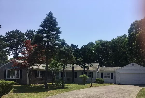 West Dennis, MA 02670,11 Brooksweld Lane