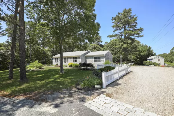 Eastham, MA 02642,25 Pilgrim Lane