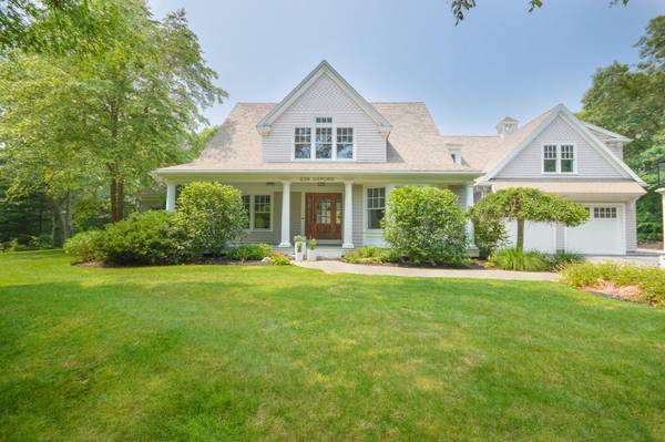 Cotuit, MA 02635,239 Oxford Drive