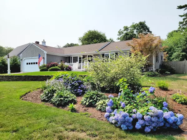 33 Lazarus Lovell Road, Centerville, MA 02632