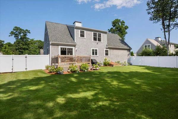 Cotuit, MA 02635,74 Pheasant Hill Circle