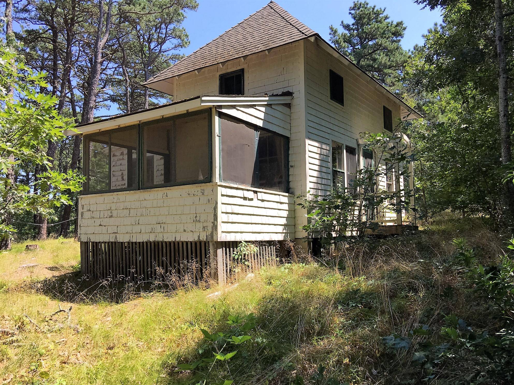 35 Mountain Avenue, South Wellfleet, MA 02667