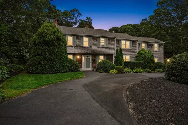 19 Ambleside Drive, Falmouth, MA 02540