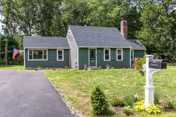 11 Chapaquoit Way, East Sandwich, MA 02537