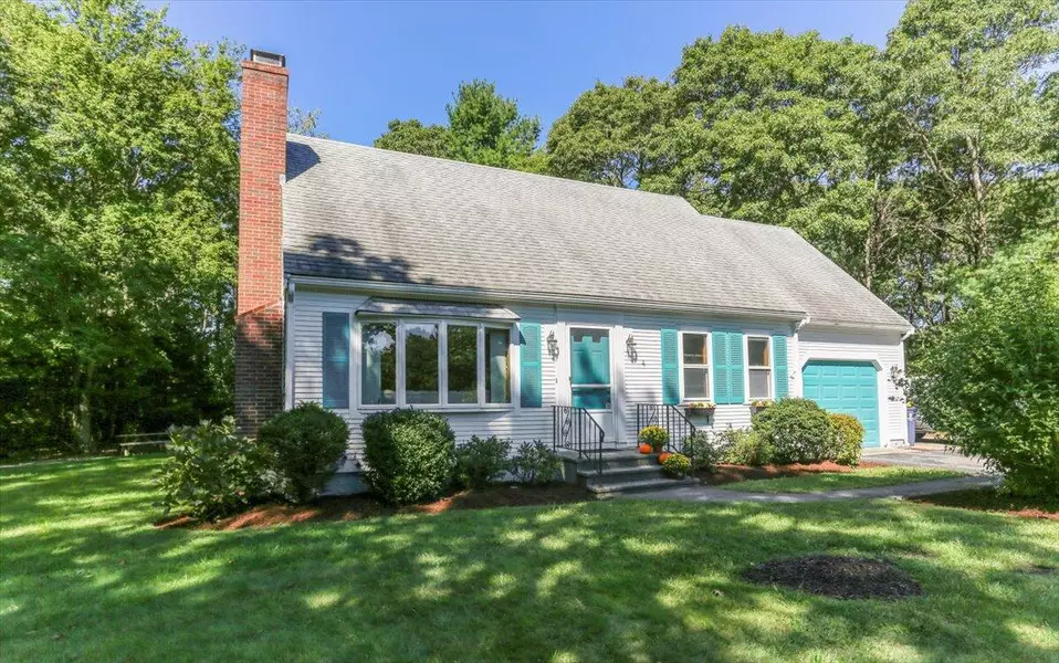 4 Acorn Circle, Pocasset, MA 02559